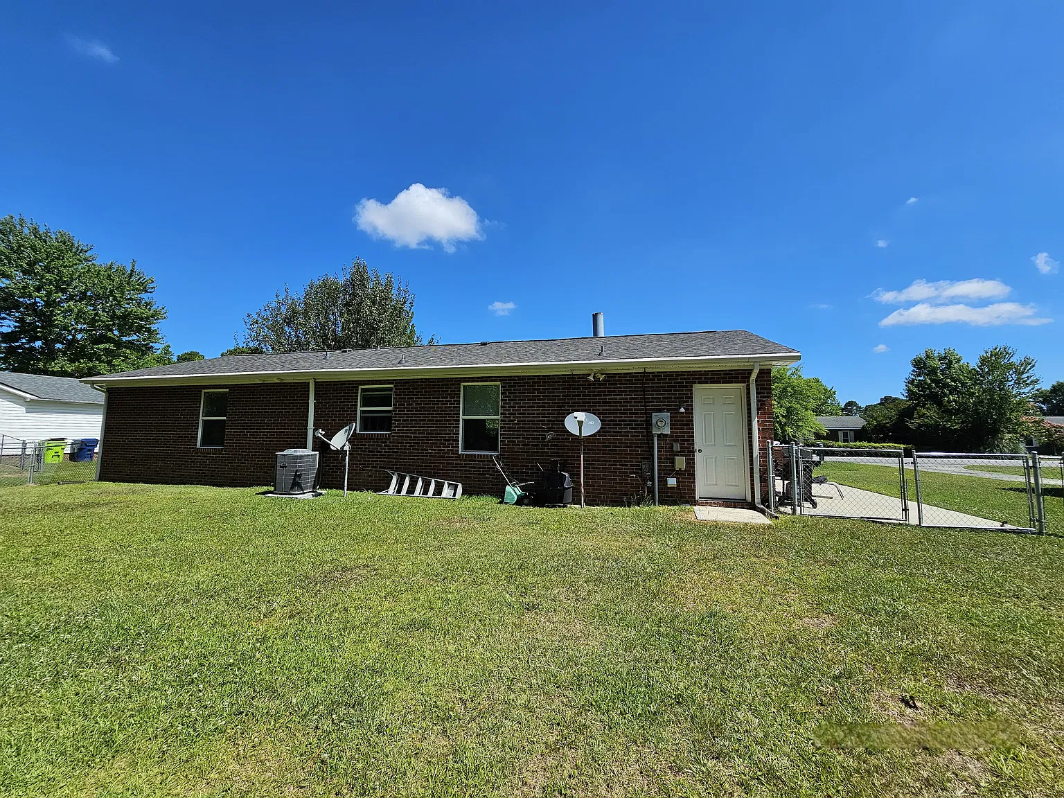 3 bed, 1150 sqft, $1,750 — Photo 3