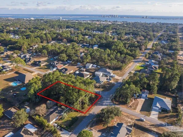 2182 Avenida De Sol, Navarre, FL 32566