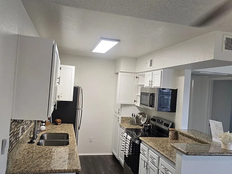 Waterstone Alta Loma Apartments — Photo 76