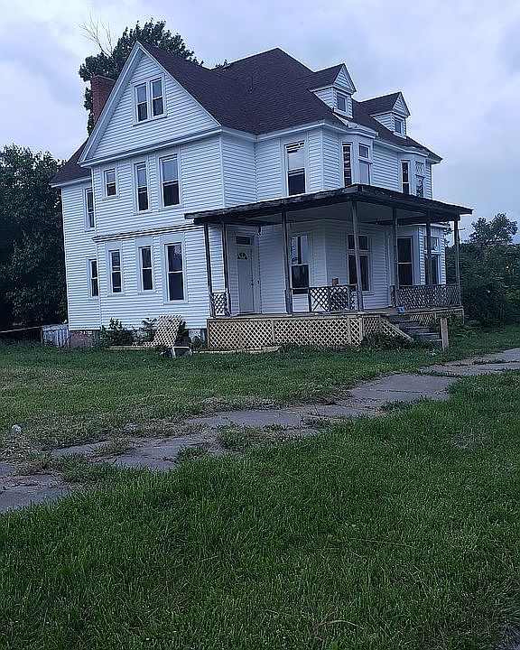 2nd image of 1565 Pennsylvania St