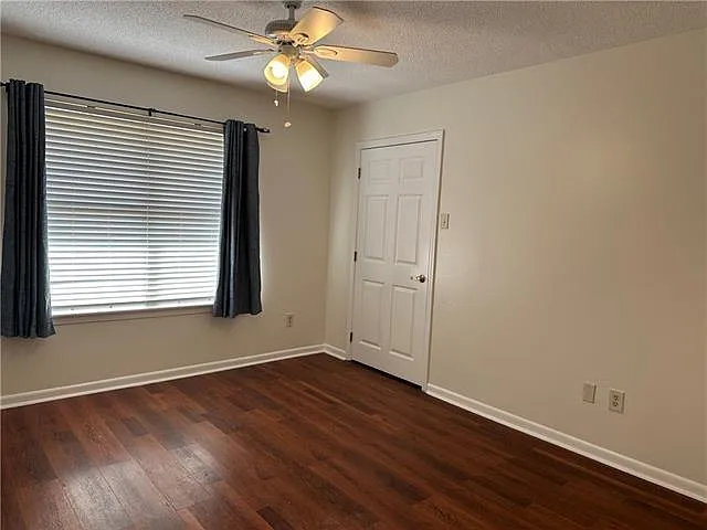 916 Martin Behrman Walk — Photo 17