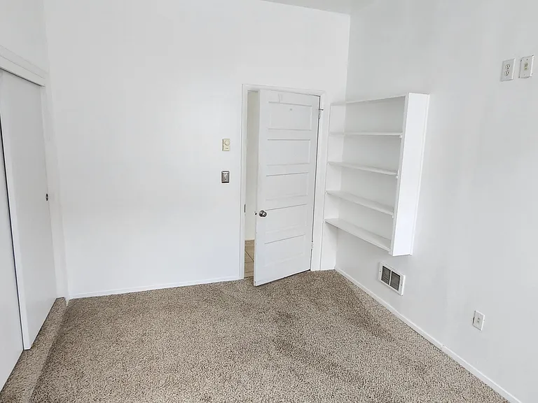 2228 Grand Ave — Photo 10