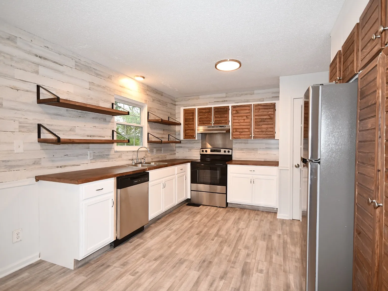 4 bed, 1931 sqft, $1,850 — Photo 4