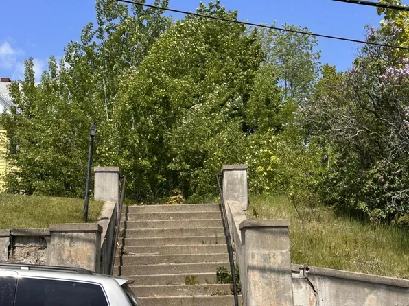 82 Maine Avenue, Rumford, ME 04276