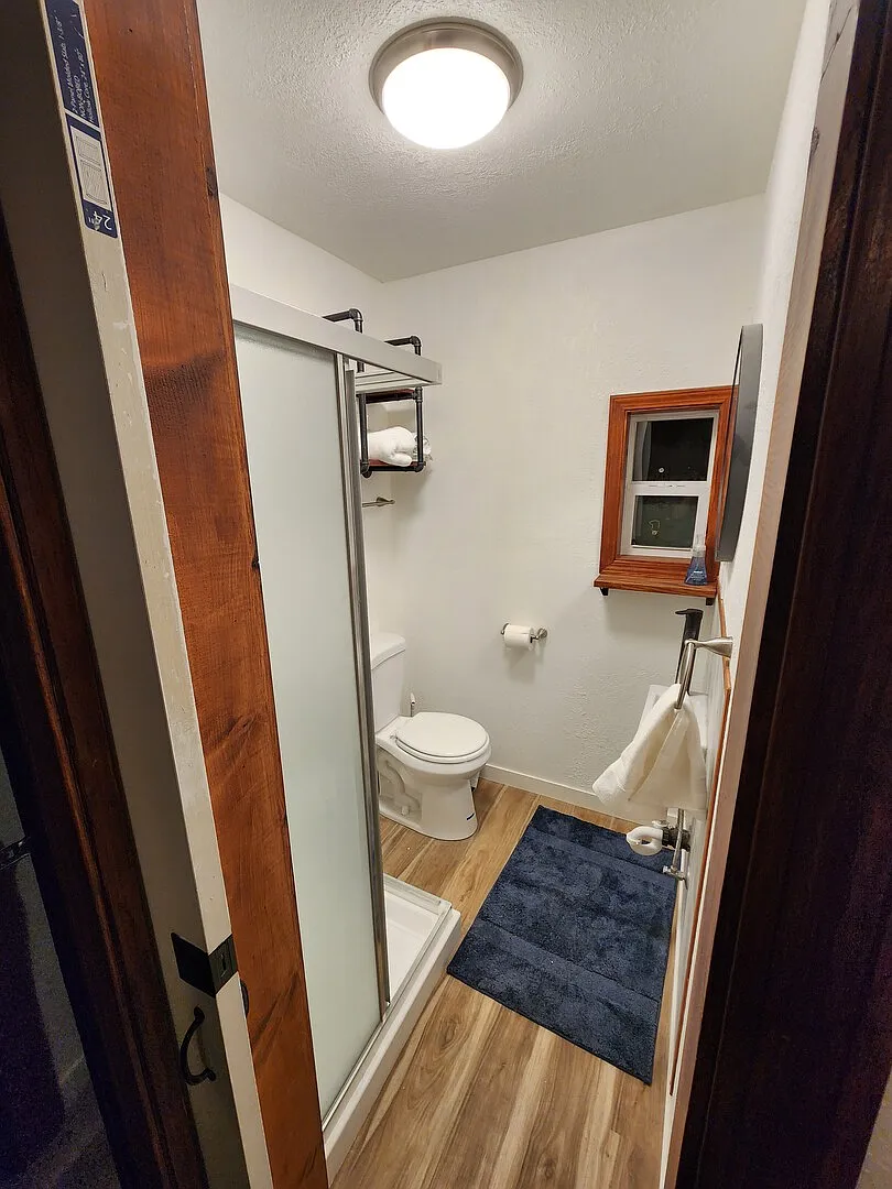 Tiny Home with Cabin Vibes — Photo 2