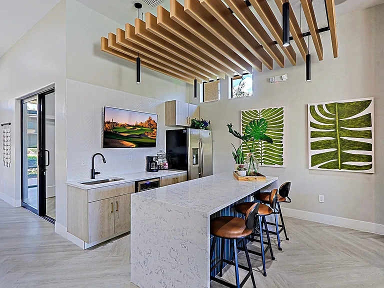 Santana Ridge Luxury Apartments — Photo 15