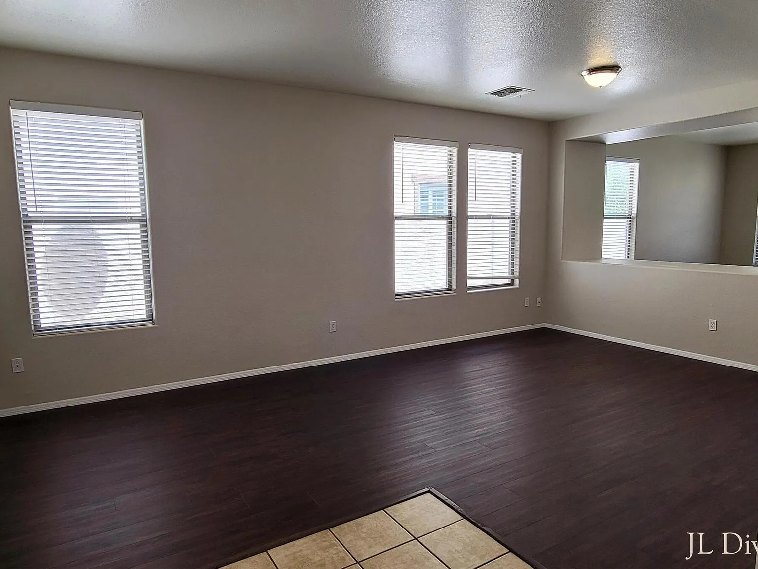 3 bed, 2230 sqft, $2,350 — Photo 3