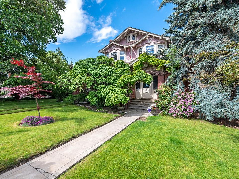 689 Winnipeg St, Penticton, BC V2A 5N1 | Zillow