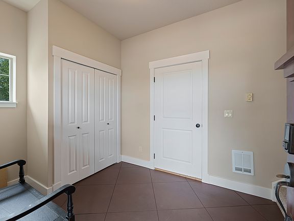 4th image of 625 Compass Ln #2