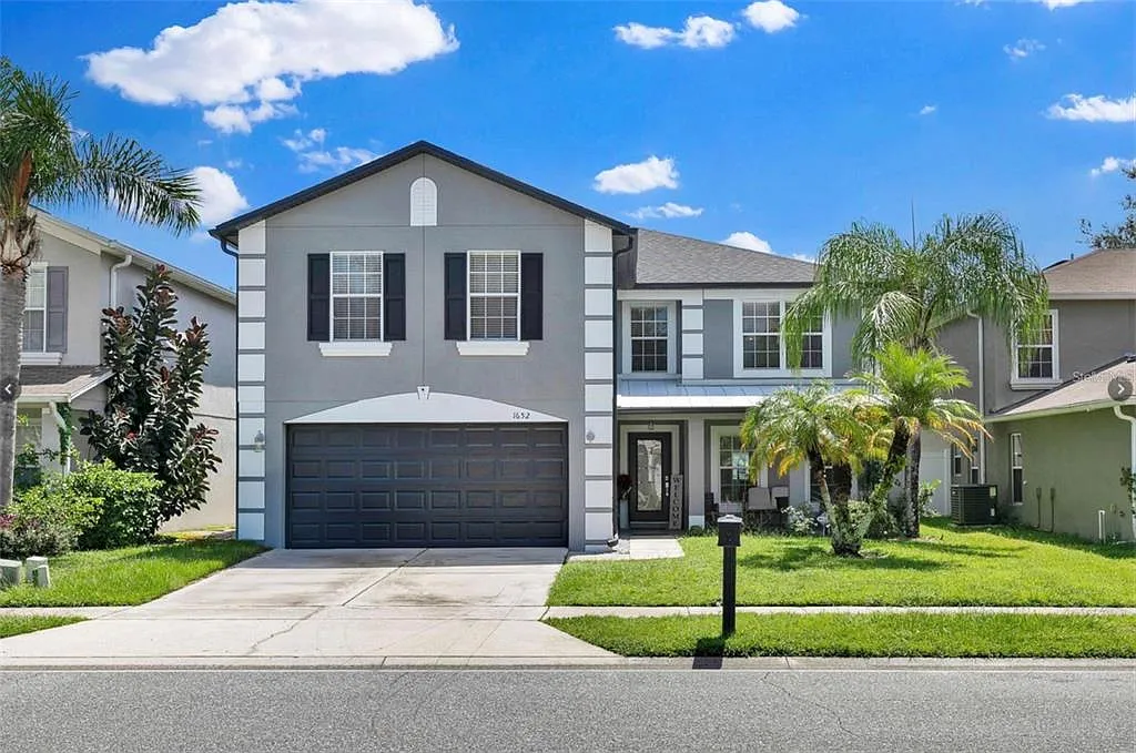 6 bed, 4.0 bath, 3219 sqft, $4,000 — Photo 1