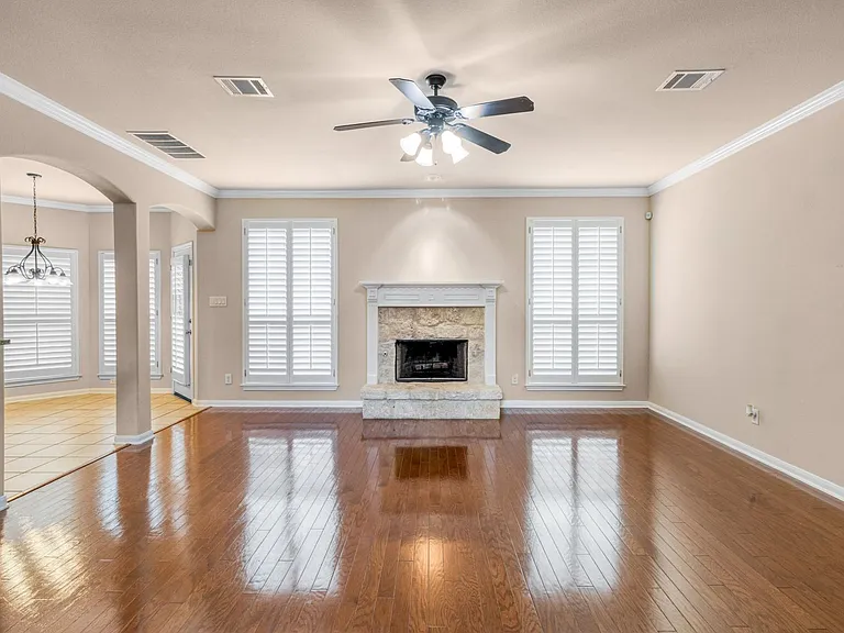 8707 Roswell Rdg — Photo 11