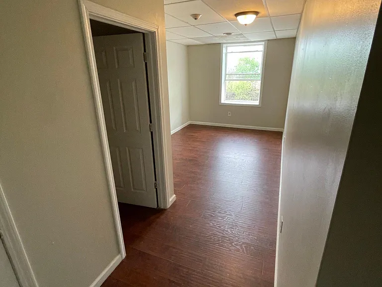 460 Broad St #203 — Photo 4
