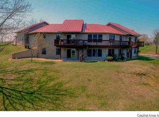 15154 Coultas Dr, Girard, IL 62640