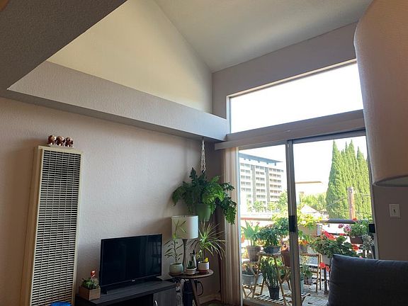 4th image of 327 Chestnut Ave APT 312