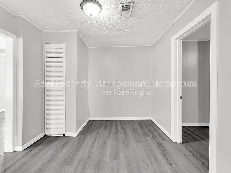 2804 W Washita St — Photo 6