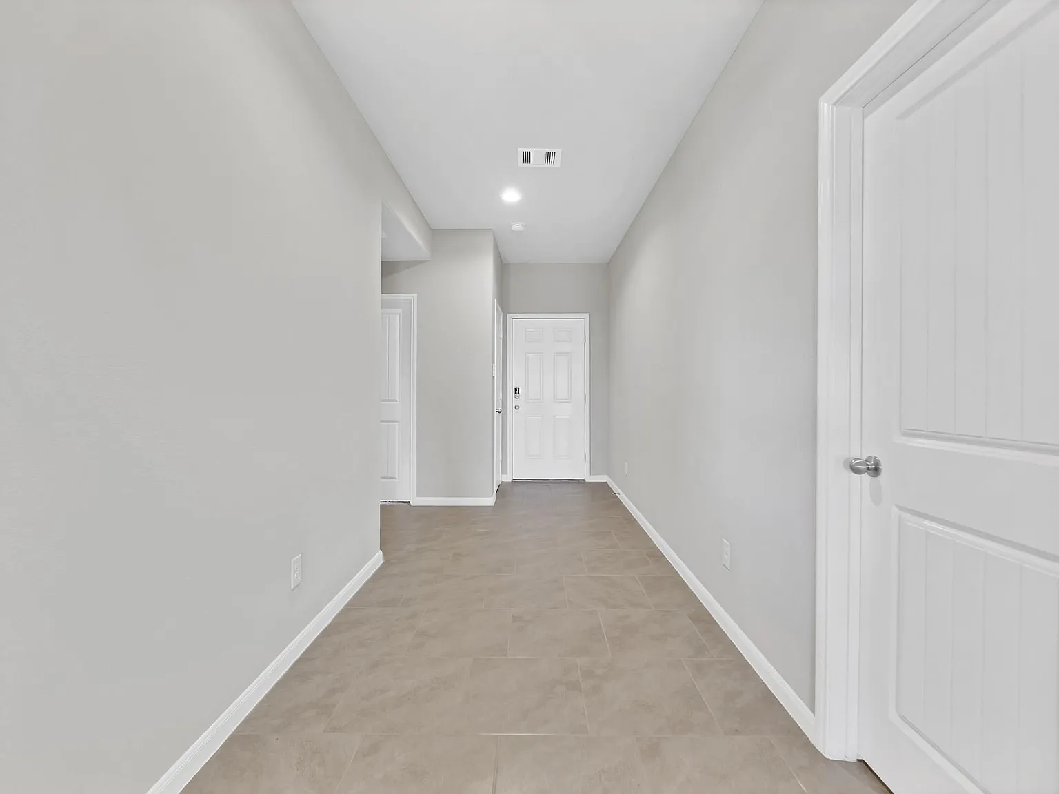 3 bed, 2.0 bath, 1681 sqft, $1,995 — Photo 3