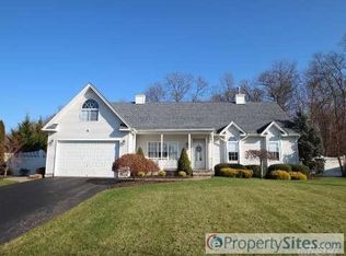 7 Paige Ln, Moriches, NY 11955