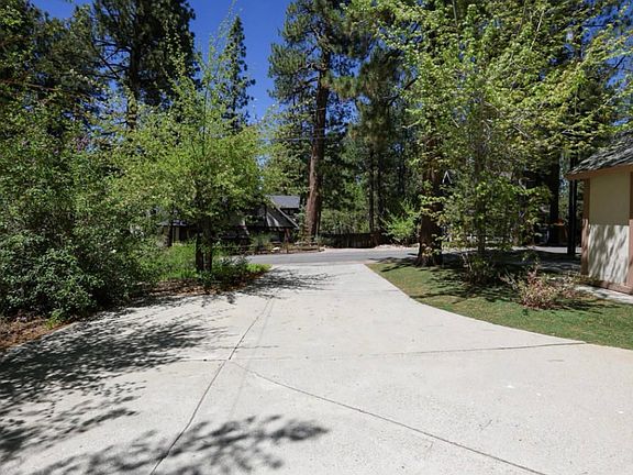 4th image of 39169 Robin Rd