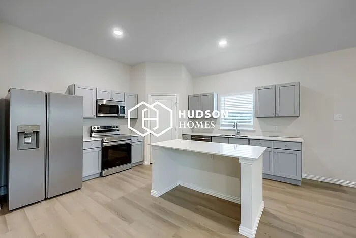 1601 Annabelle St — Photo 3