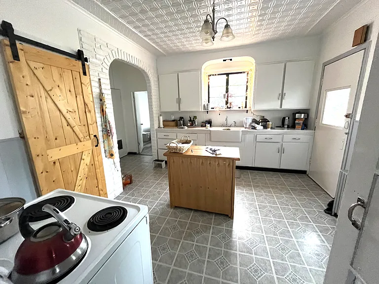 380 Main St #1 — Photo 6
