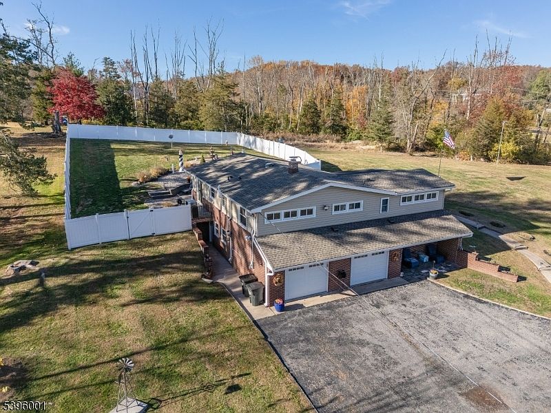 1st image of 417 Mountain Rd