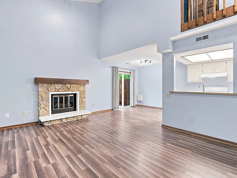 6032 Sawmill Woods Dr — Photo 5