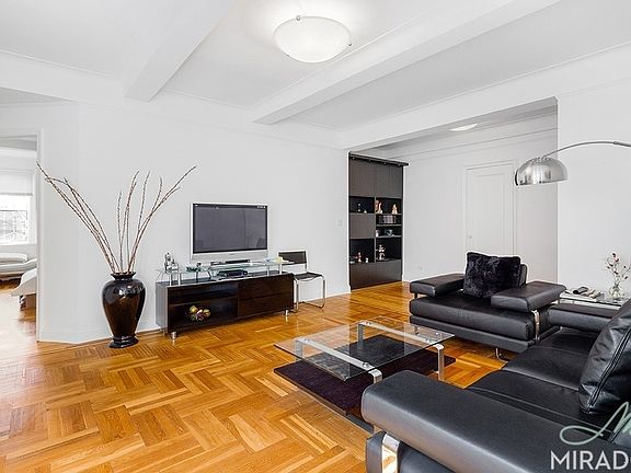 2nd image of 315 W 86th St APT 15C