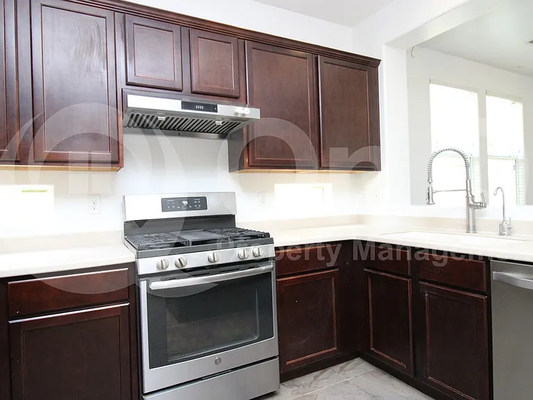 9134 S Roberts Rd — Photo 4