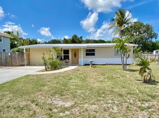 8913 SE Colony St, Hobe Sound, FL 33455