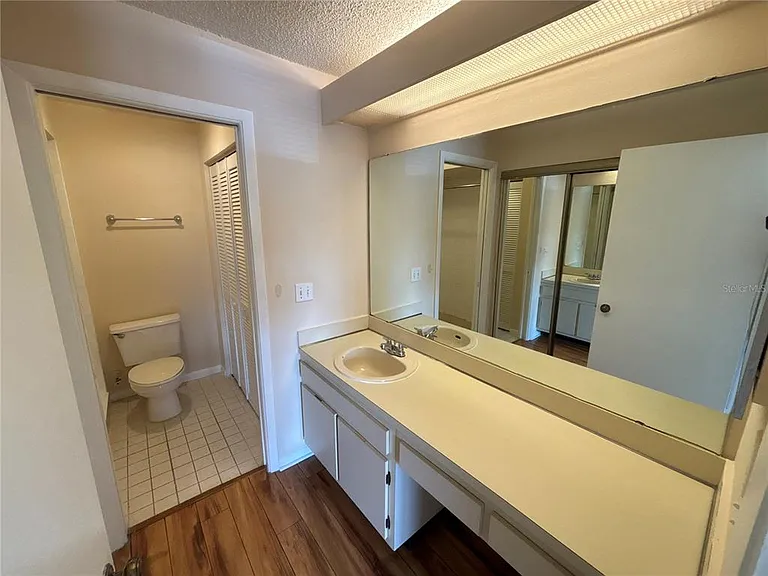 5169 Vineland Rd #B208 — Photo 21