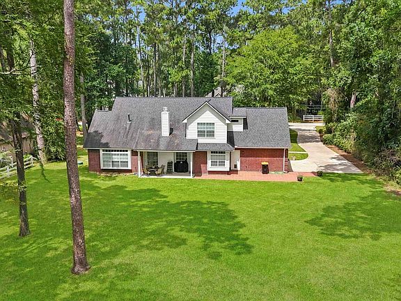 3rd image of 14 Creek Forest Ln
