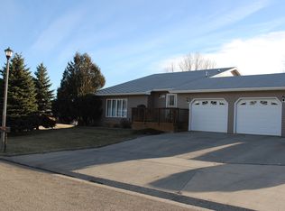 1305 18th Ave NW, Minot, ND 58703