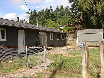 2nd image of 1501 SE 18th St