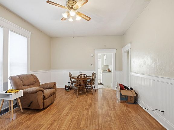 3rd image of 1309 W Jackson St