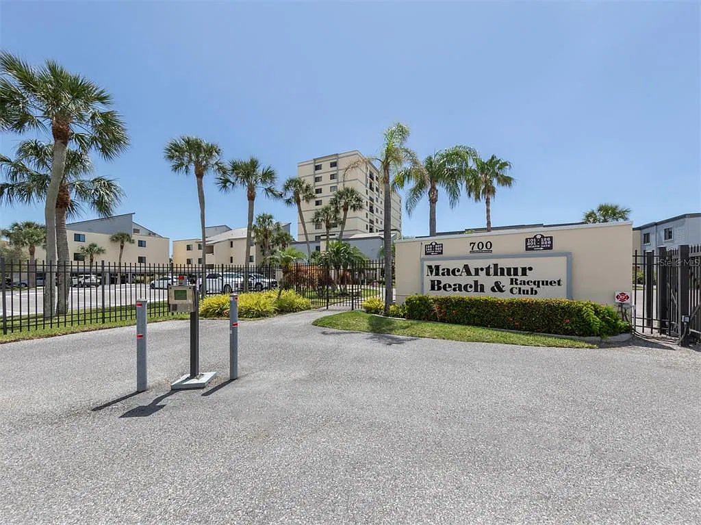 2 bed, 1075 sqft, $3,250 — Photo 1