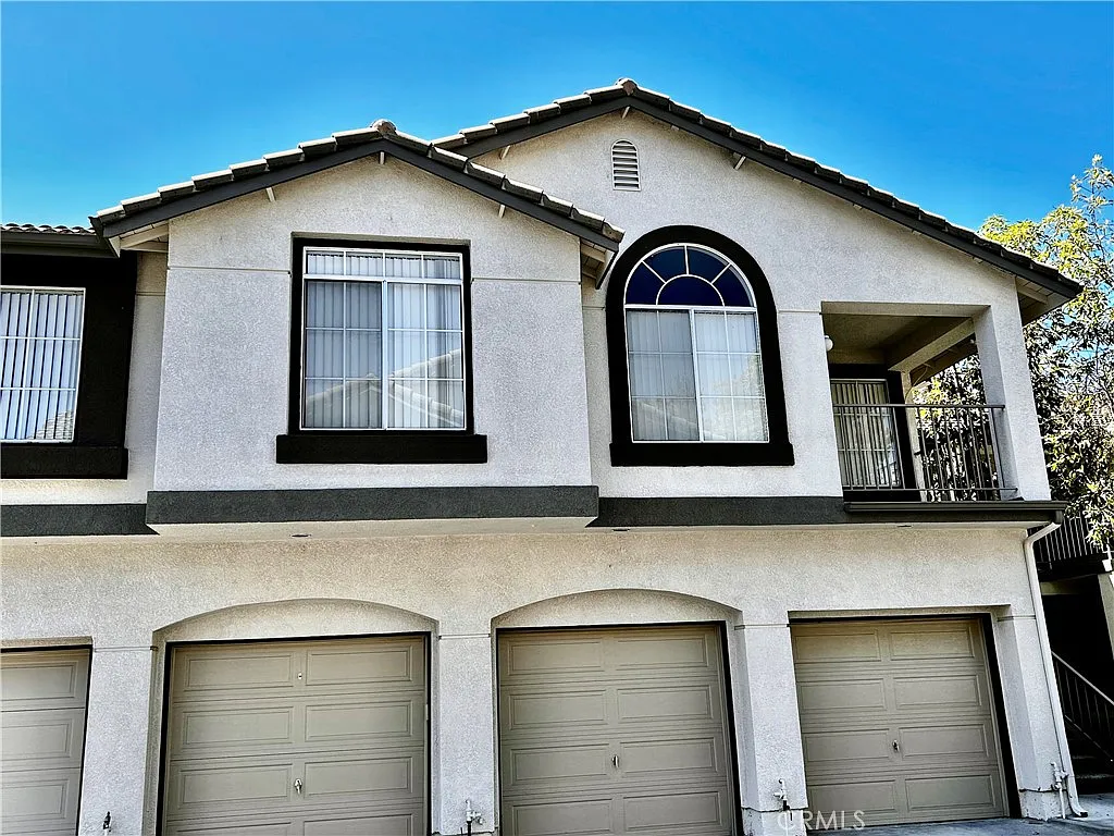 2 bed, 960 sqft, $3,100 — Photo 1