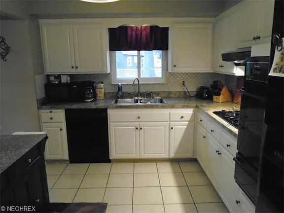 3rd image of 5245 Evelyn Dr