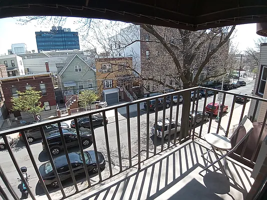 Rented by Halvatzis Realty | media 7