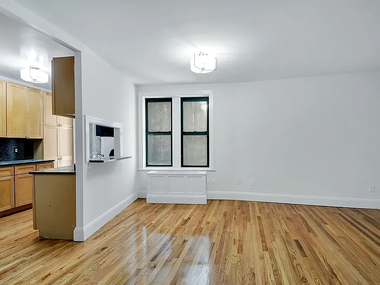 226 E 70th St #1C — Photo 4