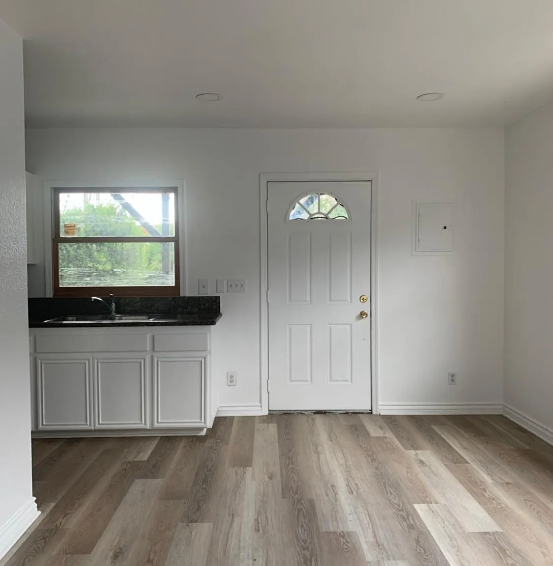 2 bed, 750 sqft, $1,995 — Photo 2
