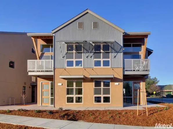 2765 Del Rio Pl #B, Davis, CA 95618