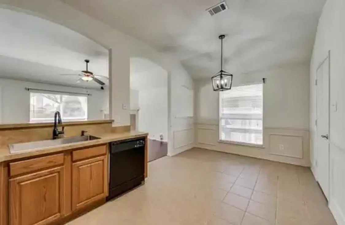 8336 Riversprings Dr — Photo 3