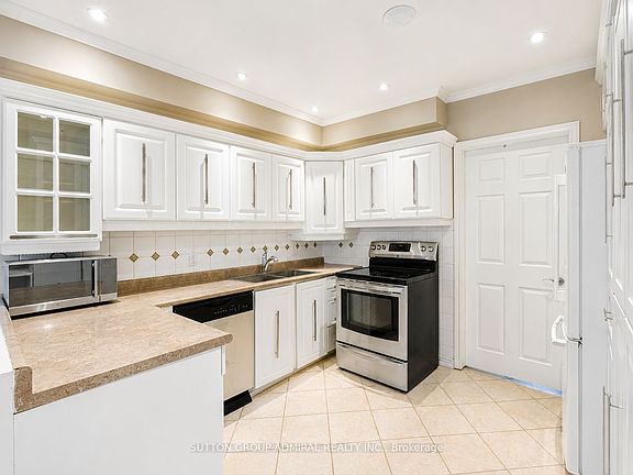 5th image of 664 Lakelands Ave