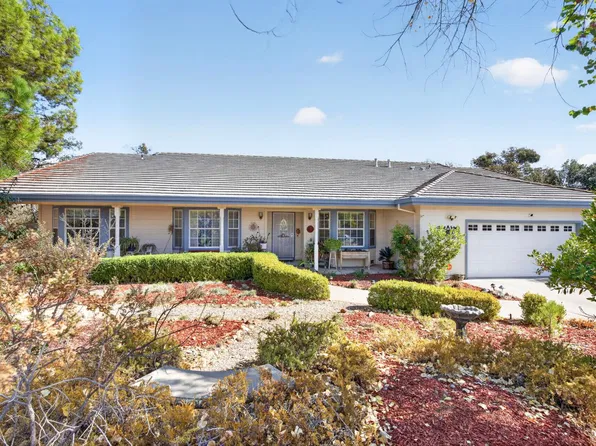 401 Oak Ridge Ct, Valley Springs, CA 95252