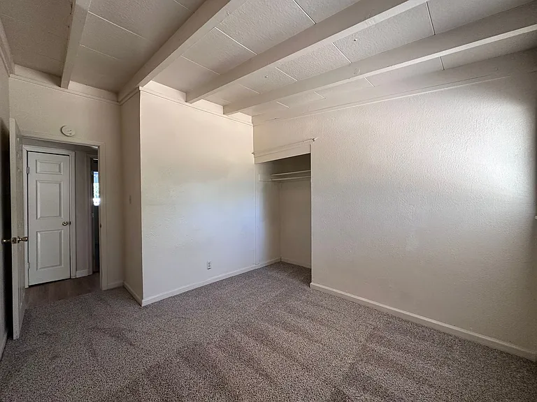 621 Hardy Dr — Photo 15