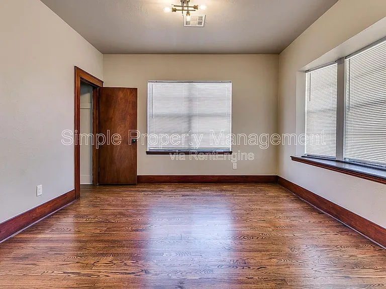421 NW 25th St — Photo 14