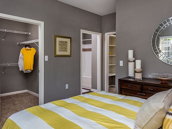 5th image of 400 Ivy Meadow Ln APT 3A