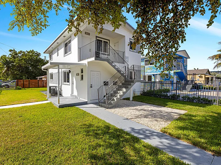 7600 N Miami Ave — Photo 10