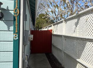 1911 28th Pl #B, Florence, OR 97439