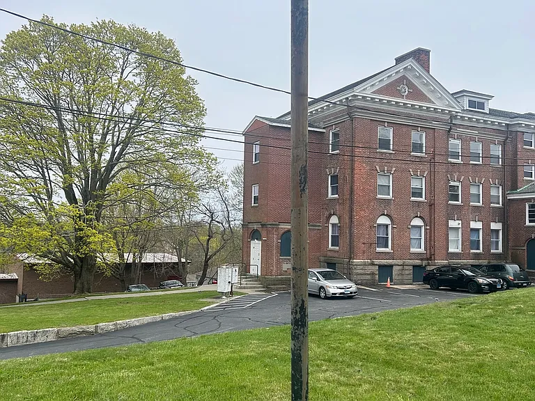 156 Garfield Ave — Photo 6